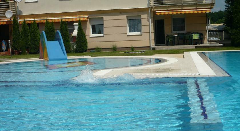 Relax Beach Apartman Hajdúszoboszló المظهر الخارجي الصورة